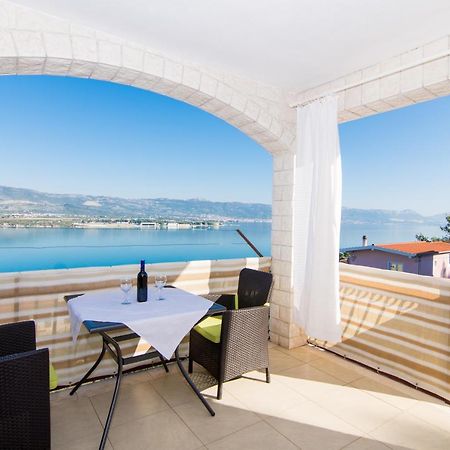 Holidays Apartments Slanada With Terrace And Sea View, Near The Beach & Town Trogir, Free Parking, Quiet Place On Peninsula Ciovo エクステリア 写真