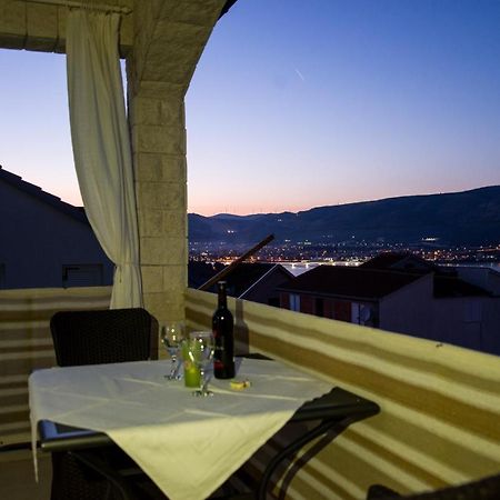Holidays Apartments Slanada With Terrace And Sea View, Near The Beach & Town Trogir, Free Parking, Quiet Place On Peninsula Ciovo エクステリア 写真