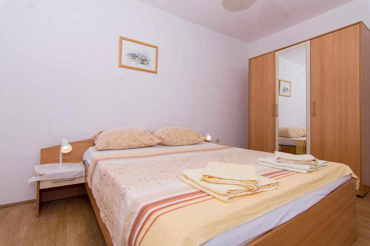 Holidays Apartments Slanada With Terrace And Sea View, Near The Beach & Town Trogir, Free Parking, Quiet Place On Peninsula Ciovo エクステリア 写真