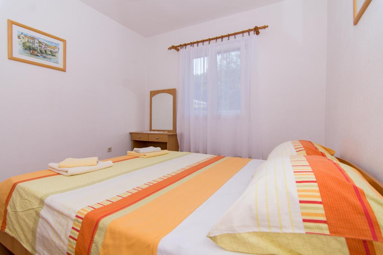 Holidays Apartments Slanada With Terrace And Sea View, Near The Beach & Town Trogir, Free Parking, Quiet Place On Peninsula Ciovo エクステリア 写真