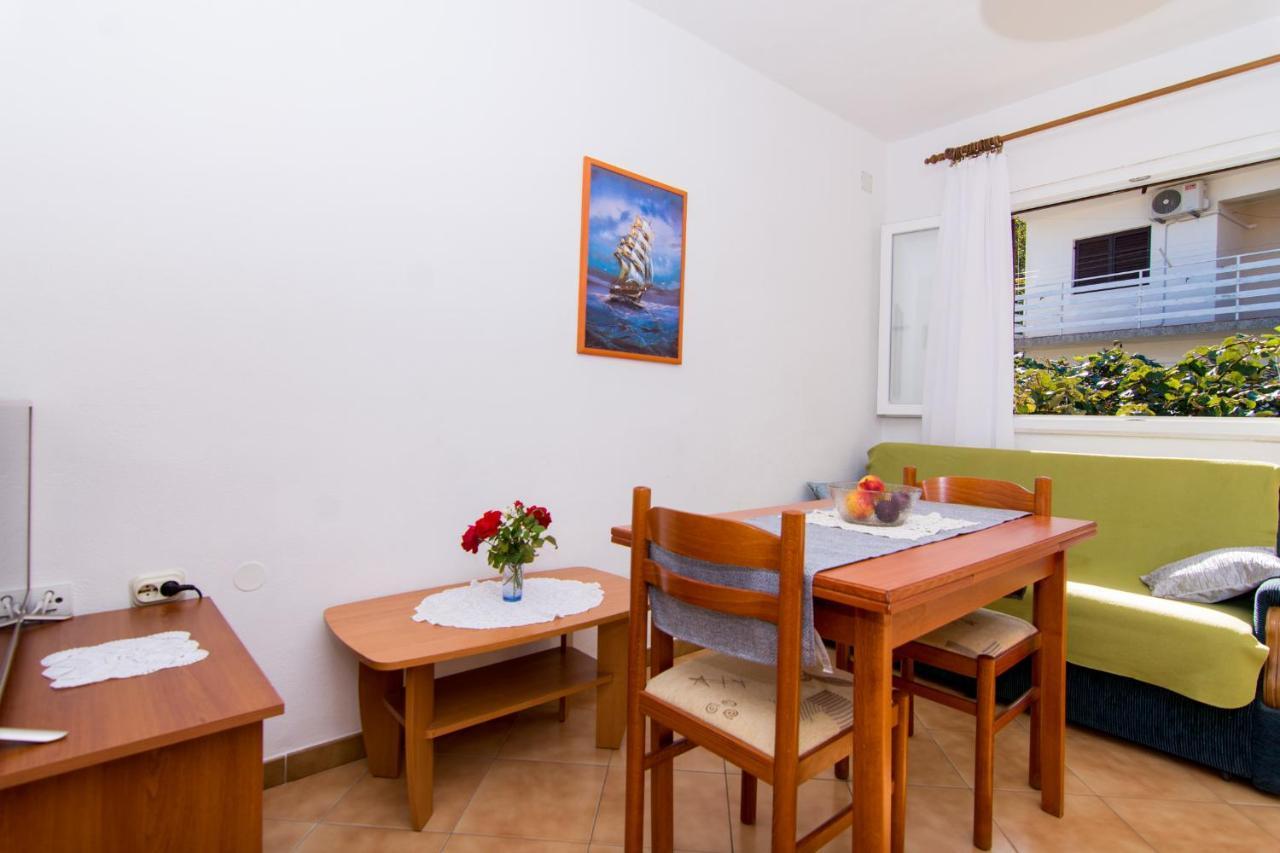 Holidays Apartments Slanada With Terrace And Sea View, Near The Beach & Town Trogir, Free Parking, Quiet Place On Peninsula Ciovo エクステリア 写真