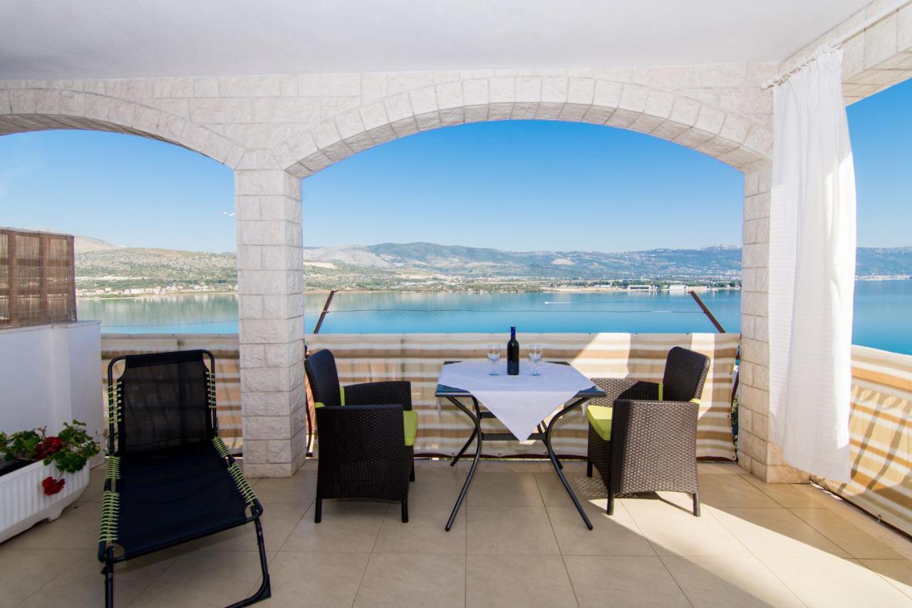 Holidays Apartments Slanada With Terrace And Sea View, Near The Beach & Town Trogir, Free Parking, Quiet Place On Peninsula Ciovo エクステリア 写真