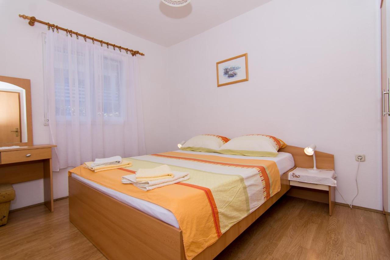 Holidays Apartments Slanada With Terrace And Sea View, Near The Beach & Town Trogir, Free Parking, Quiet Place On Peninsula Ciovo エクステリア 写真