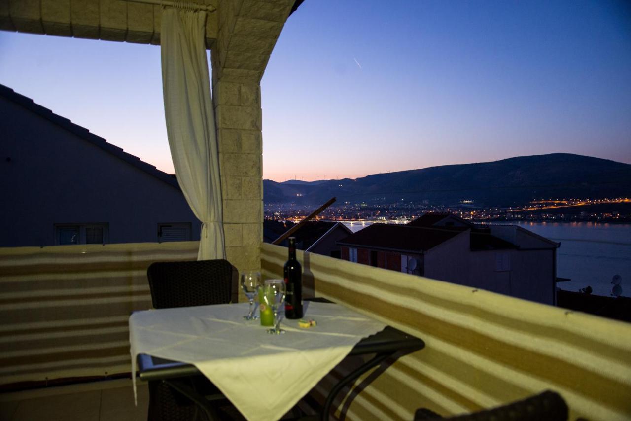 Holidays Apartments Slanada With Terrace And Sea View, Near The Beach & Town Trogir, Free Parking, Quiet Place On Peninsula Ciovo エクステリア 写真