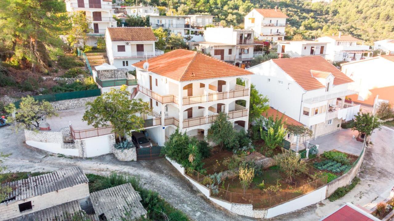 Holidays Apartments Slanada With Terrace And Sea View, Near The Beach & Town Trogir, Free Parking, Quiet Place On Peninsula Ciovo エクステリア 写真