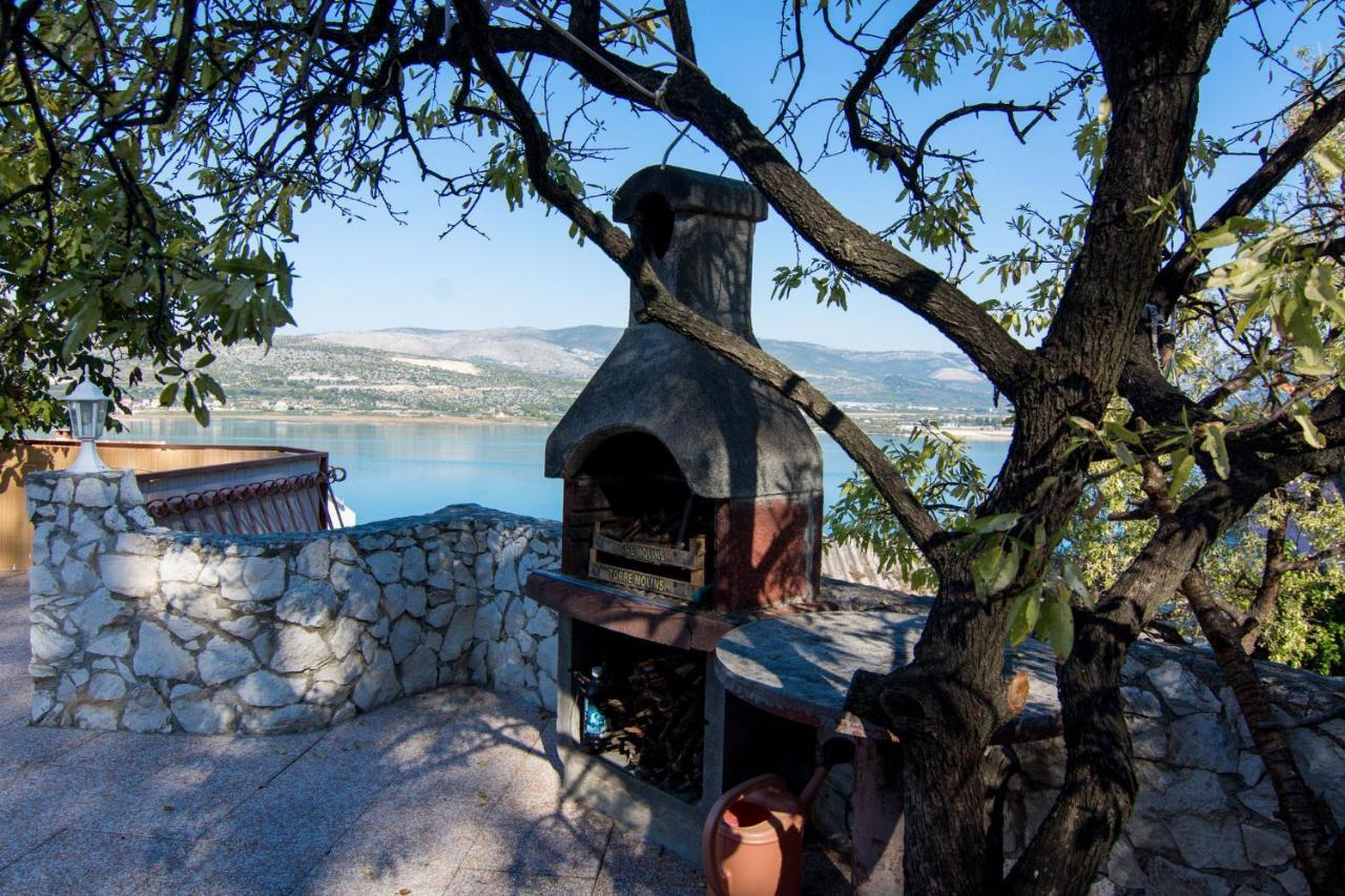 Holidays Apartments Slanada With Terrace And Sea View, Near The Beach & Town Trogir, Free Parking, Quiet Place On Peninsula Ciovo エクステリア 写真