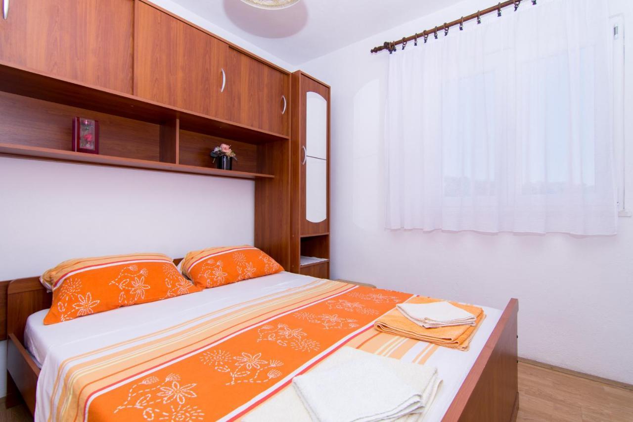 Holidays Apartments Slanada With Terrace And Sea View, Near The Beach & Town Trogir, Free Parking, Quiet Place On Peninsula Ciovo エクステリア 写真